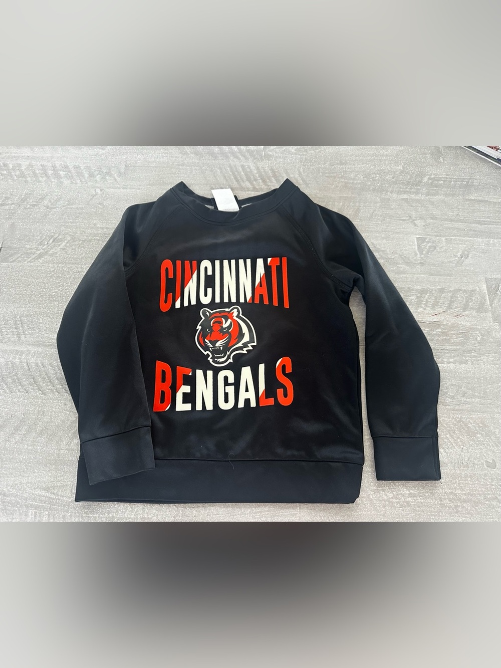 NFL Team Apparel Cincinnati Bengals youth XS sweatshirt, black Crew Neck Read